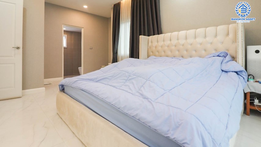 *****บ้านเดี่ยวมือสองย่านกรุงเทพฯ ม.เดอะซิตี้ พหลโยธิน หลังมุม! เนื้อที่กว้าขวางสุดถึง 57.8 ตร.ว. ฟังก์ชันจัดเต็ม 3 ห้องนอน 3 ห้องน้ำ 2 ที่จอดรถ แถมฟรี! 6 เครื่องปรับอากาศ, 3 เครื่องทำน้ำอุ่น ฯลฯ  บนทำเลเยี่ยม ใกล้รถไฟฟ้าสายสีเขียว "สถานีคลองสาม" (ส่วนต่อขยาย) และทางด่วน "รามอินทรา-อาจณรงค์"